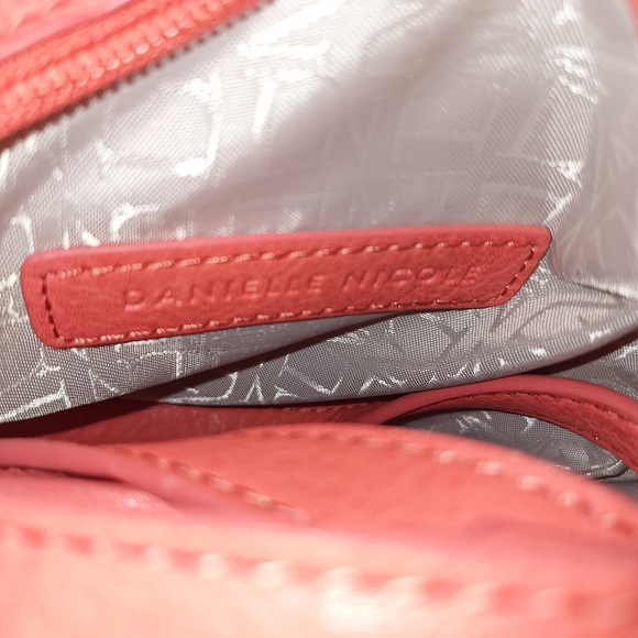 Coral and Metallic Pink Women's Bag Set NWOT - Picture 2 of 2